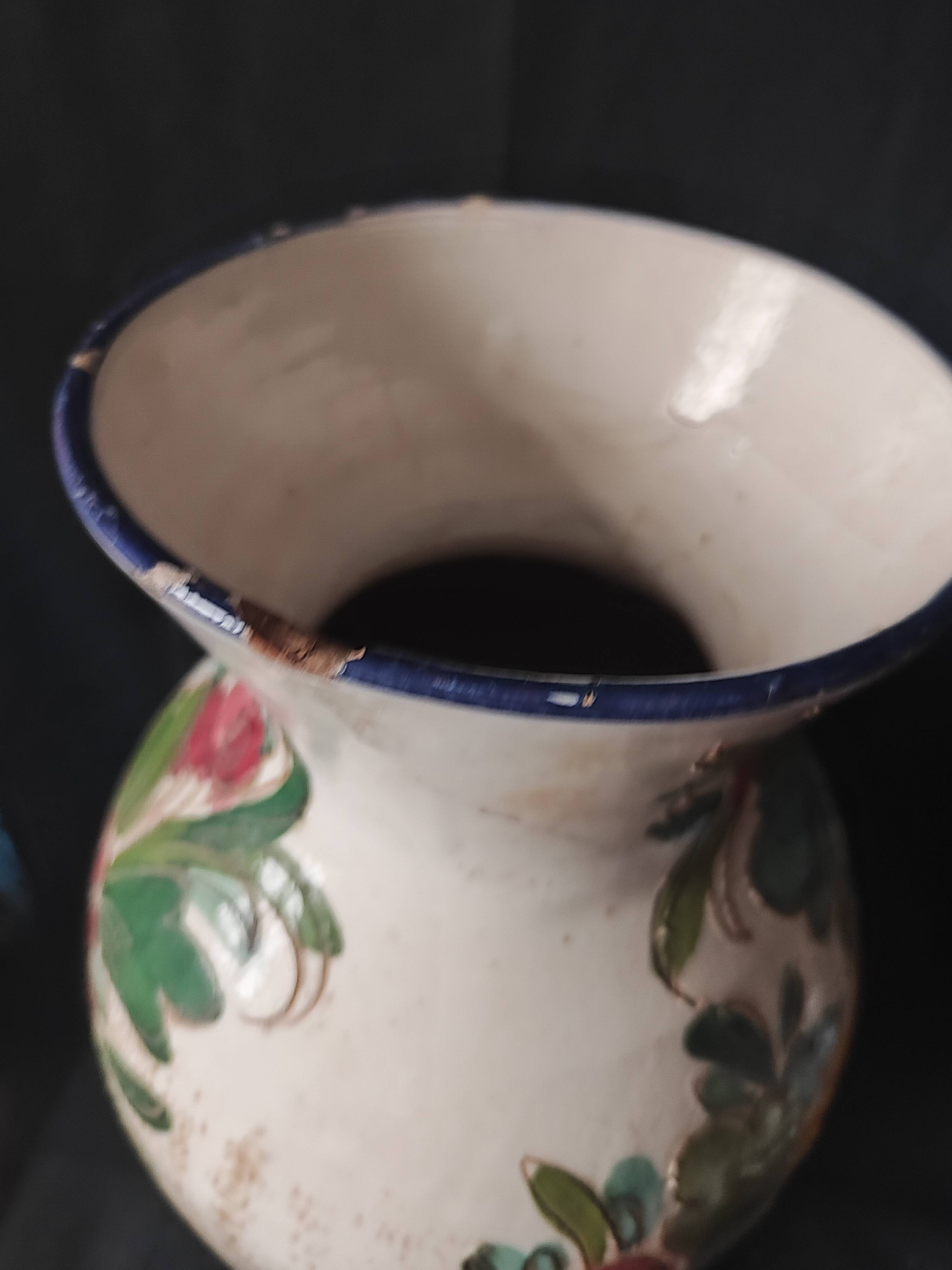 Mega vase in Vallauris Old flowers