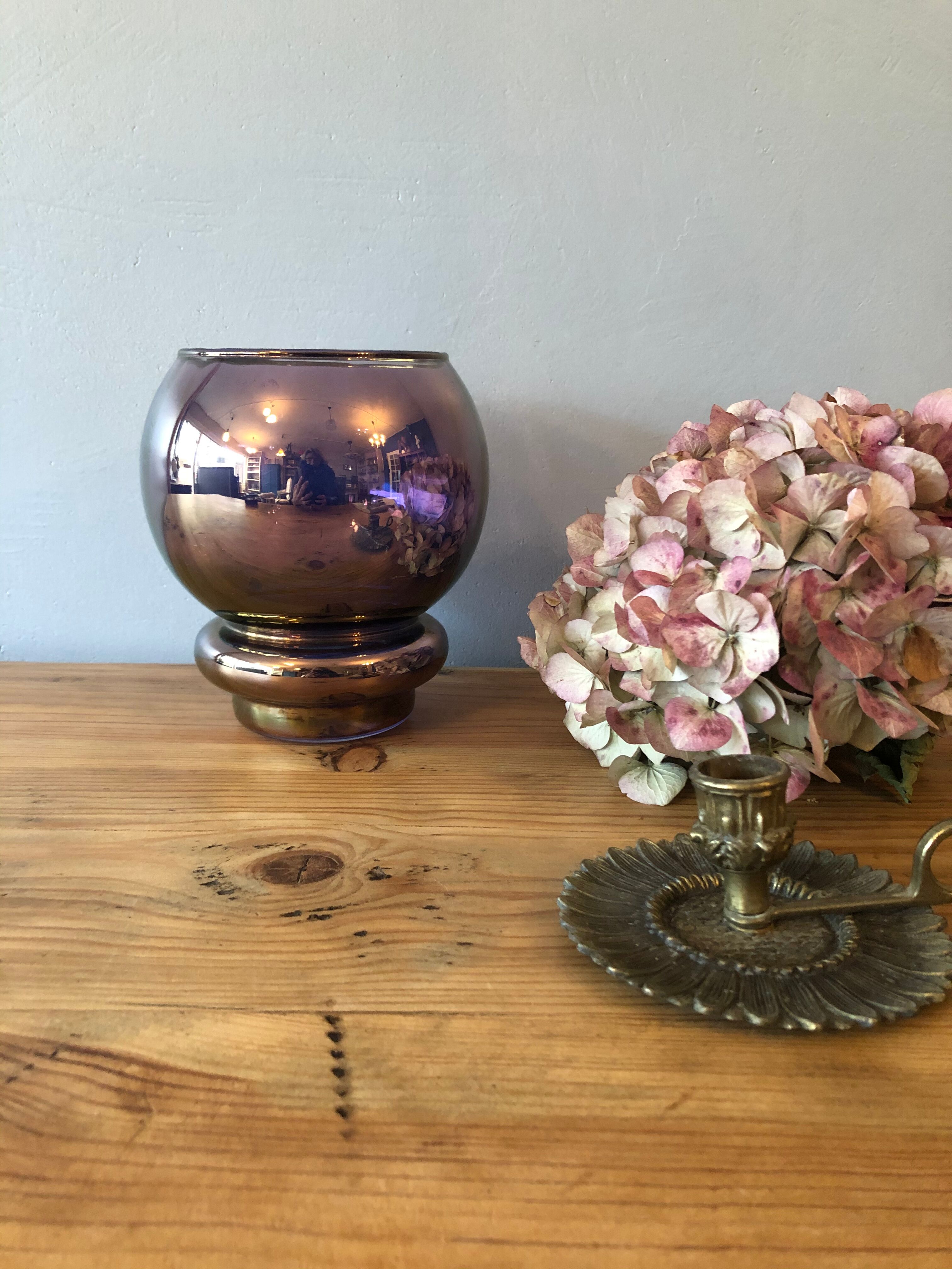 Vase for round bouquet
