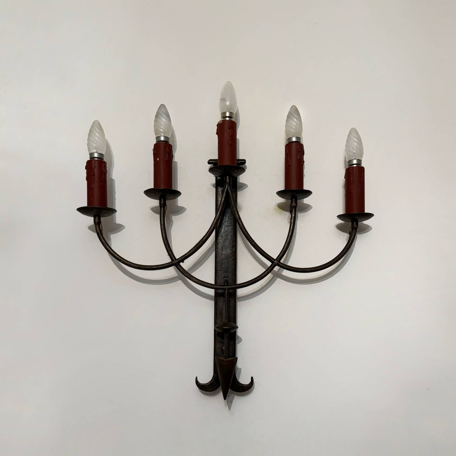 Grande applique fer forgé style gothique années 60