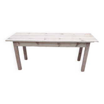 Farm table