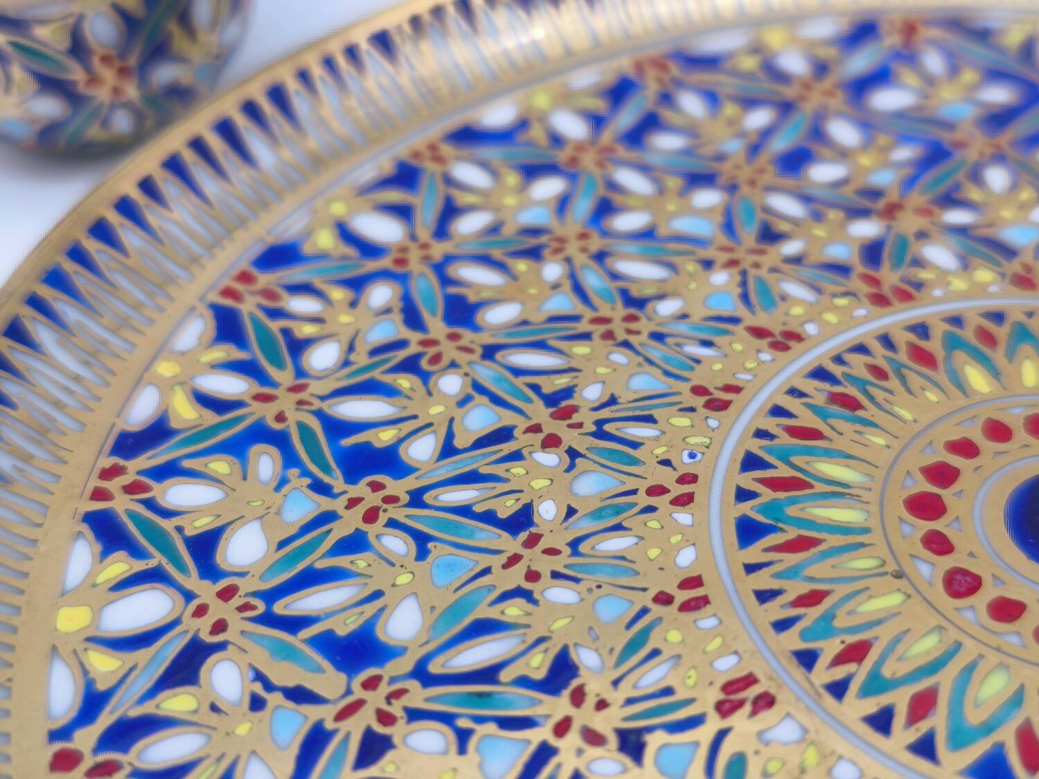 Miniature tea service in Benjarong style – Hand-painted porcelain