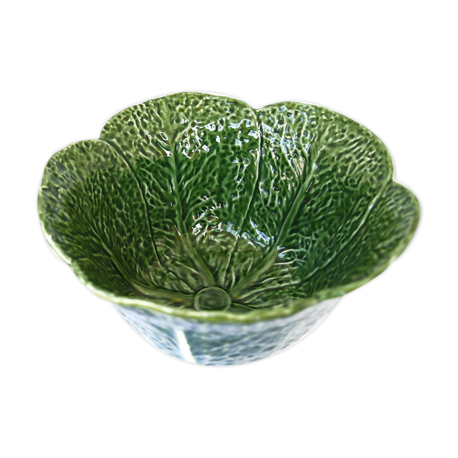 Saladier like cabbage leaves in green dabbling
