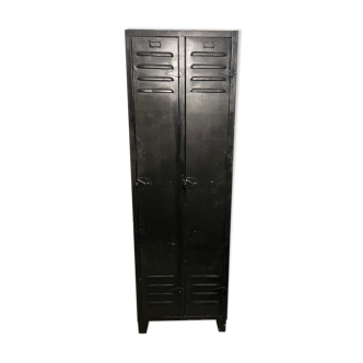 1950s metal locker room
