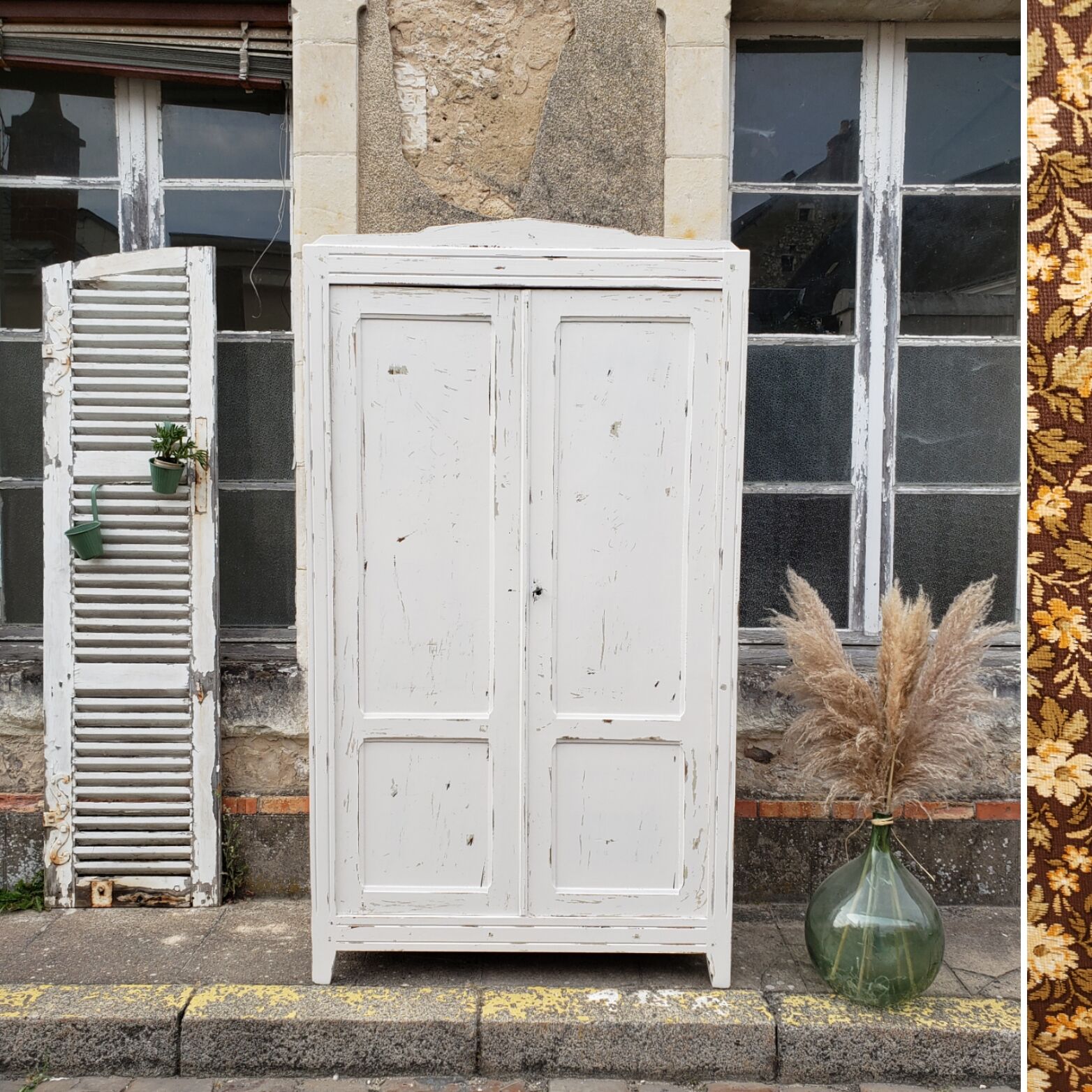 Parisian wardrobe patina old "lily"