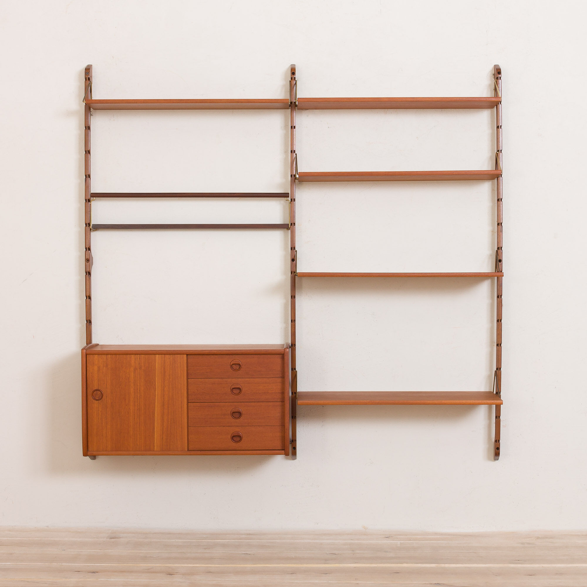 Ergo Wall Unit in teak with 6 shelves and a cabinet by John Texmon for Blindheim Møbelfabrikk