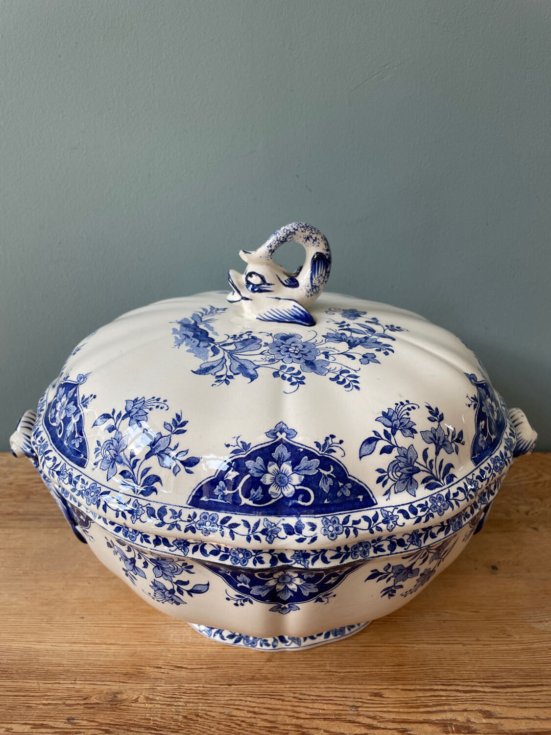 Soupière XIXth earthenware of Gien