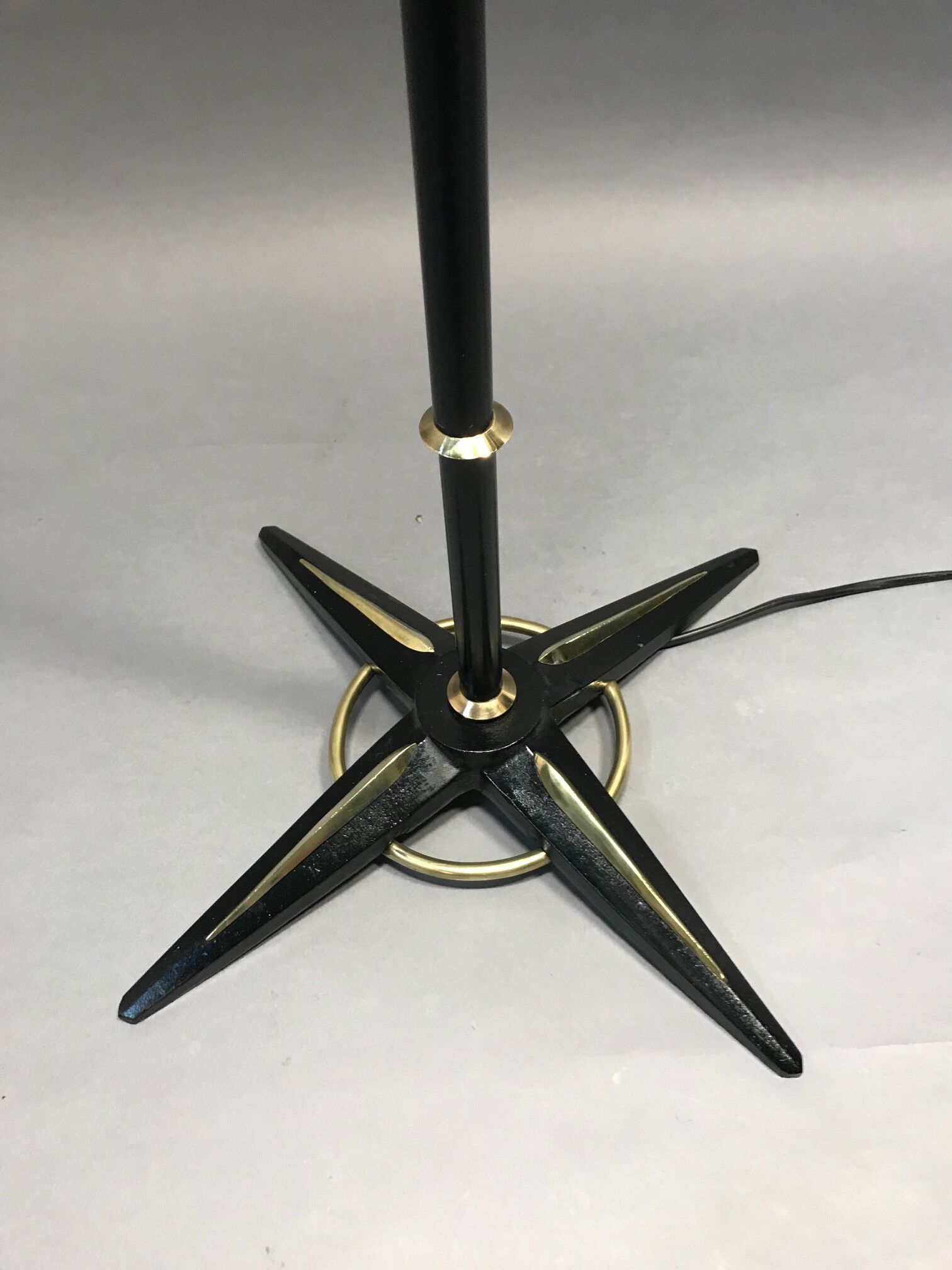 Lampadaire de Gilles Sermadiras pour la galerie Maison et Jardin