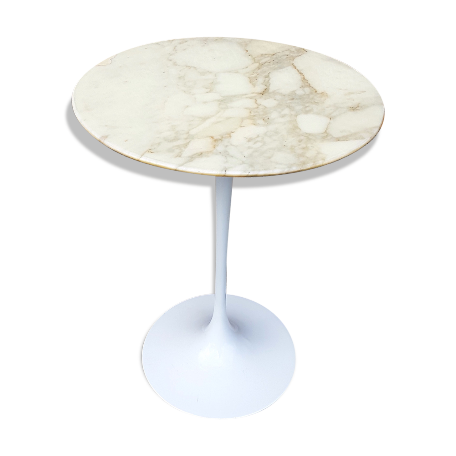 Side table Knoll by Saarinen