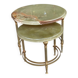 2 tables basses gigognes rondes en laiton et plateau marbre onyx