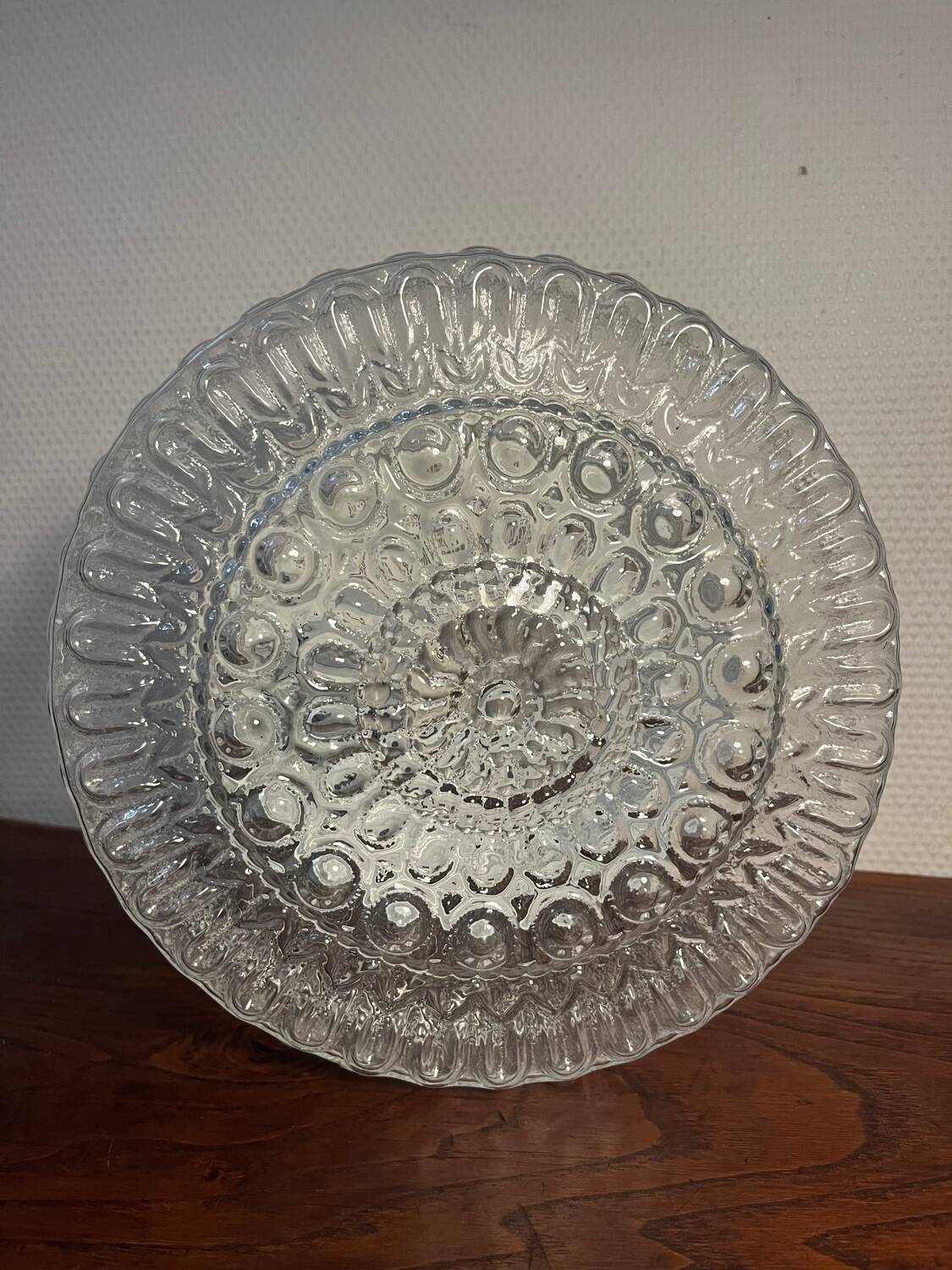 Ceiling light in bubbled chiseled glass with porcelain socket