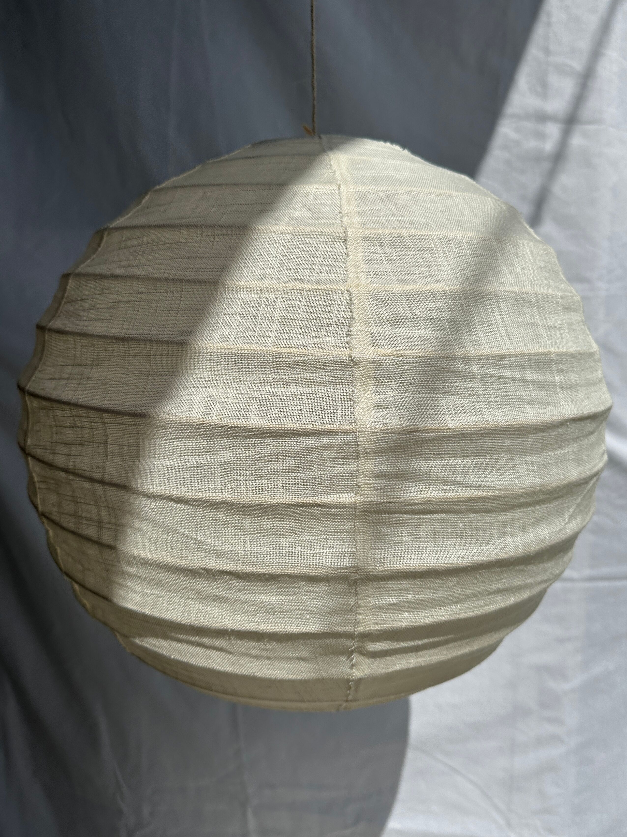 Average suspension in rattan and natural linen, Japanese-style, round D:40.
