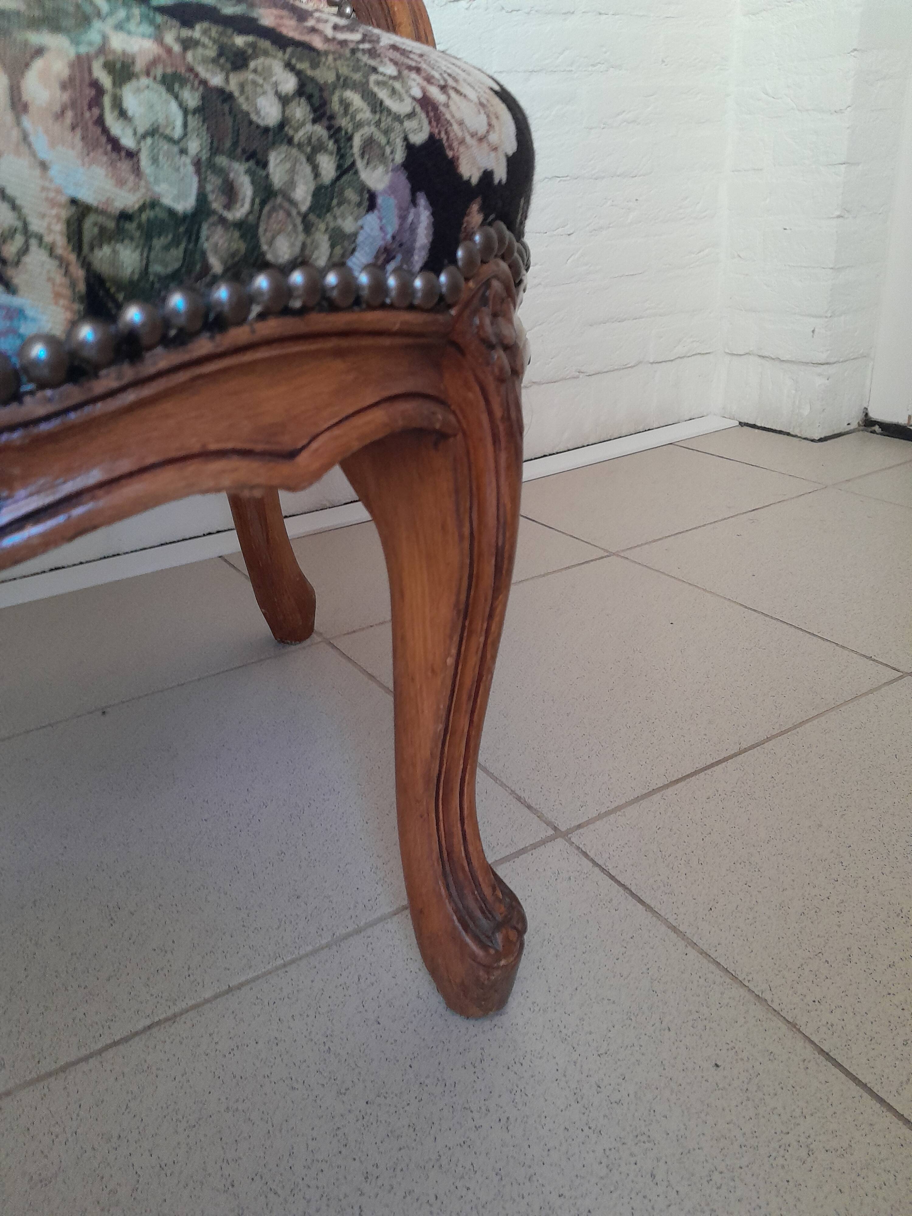 Fauteuil vintage brocante, fauteuil à tricot fleuri, classique des années 30-50