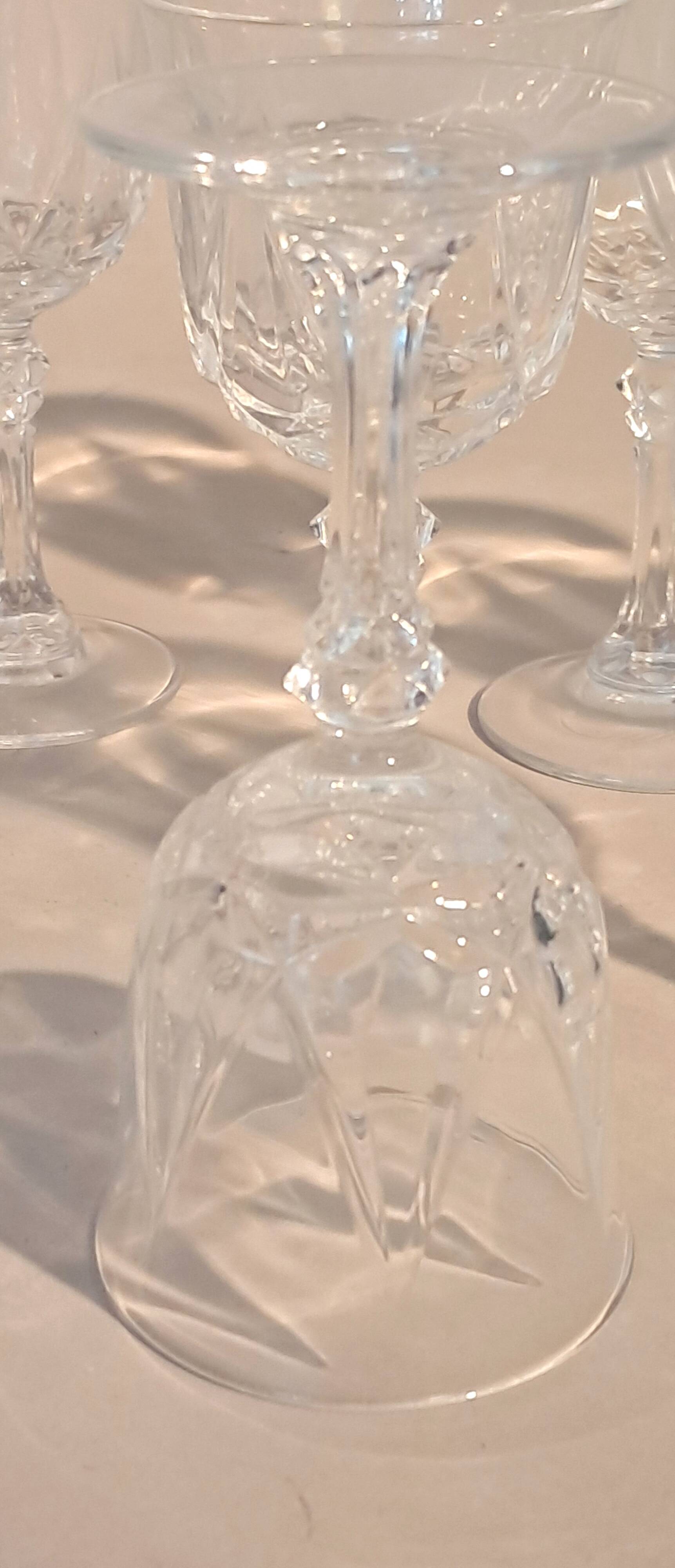 Set of 10 crystal liqueur glasses from Arques.
