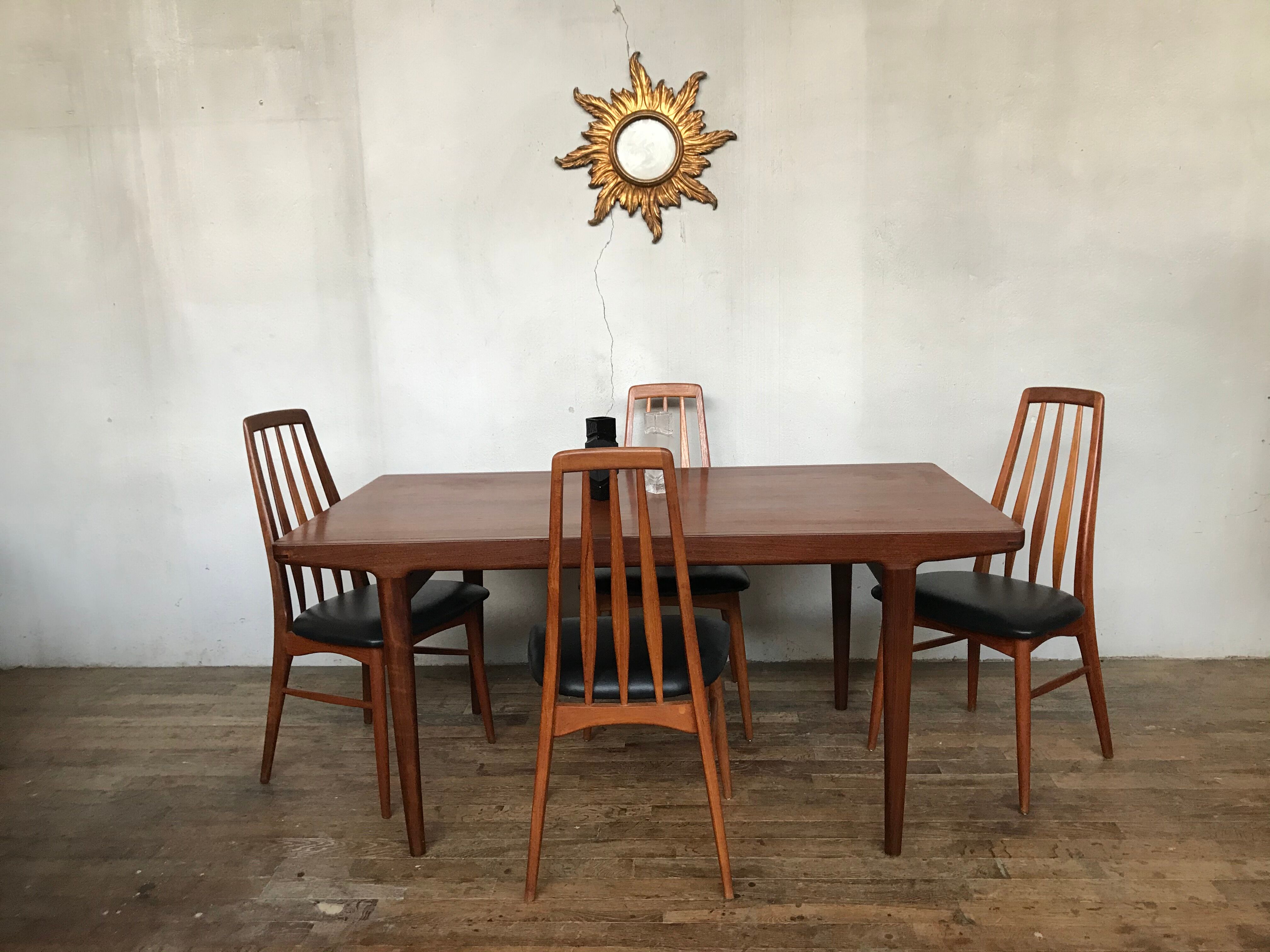 Authentic Scandinavian table teak design1950 1960 feet spindles