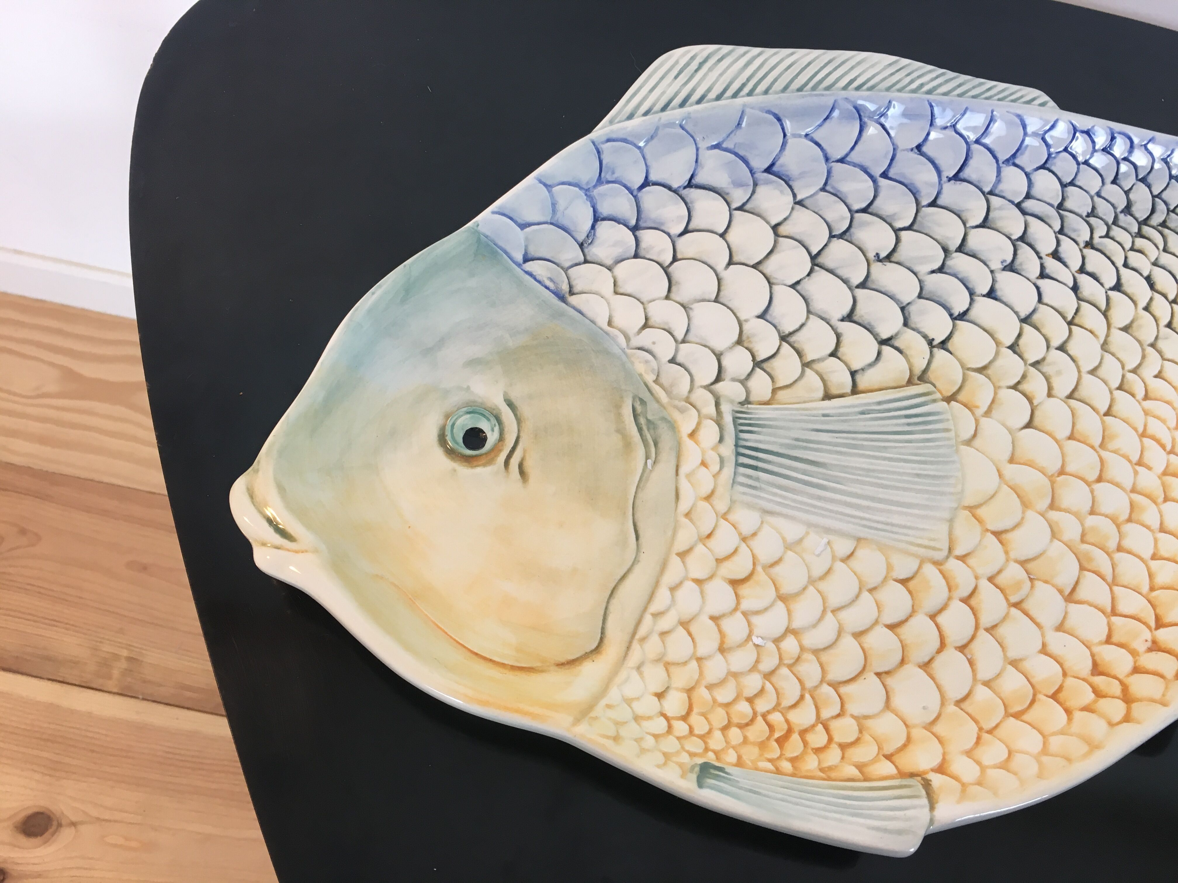 Multicolored ceramic fish zoomorphic dish