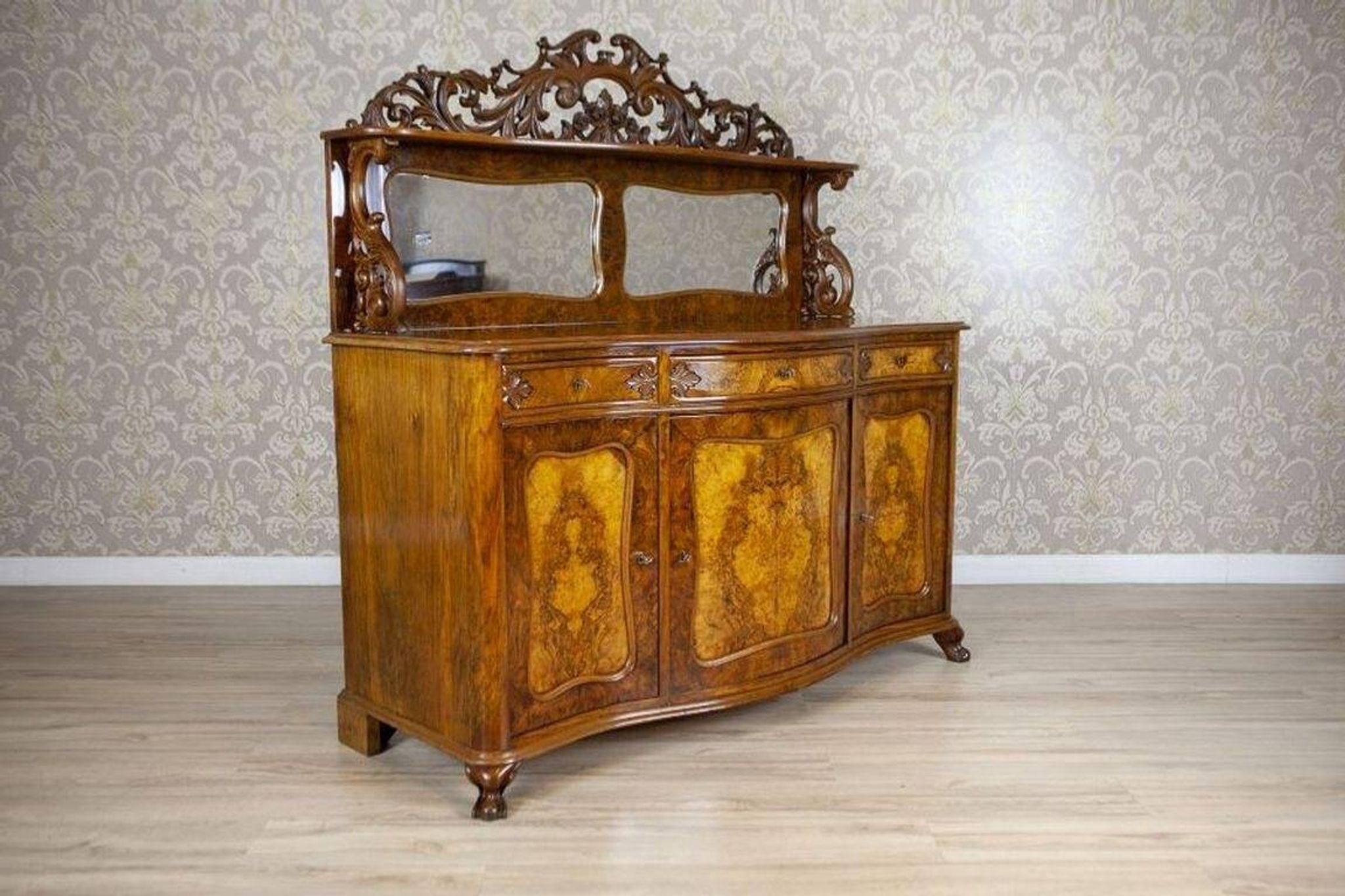 Buffet Rococo Revival en noyer et placage, 1850