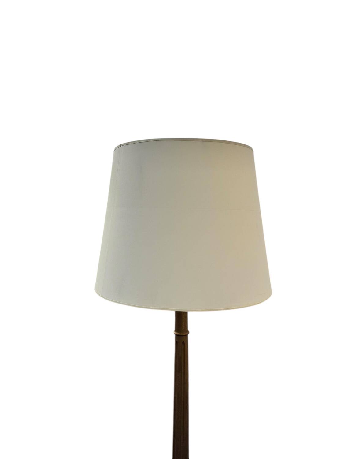 Grand lampadaire en bois doré – début XXe siècle