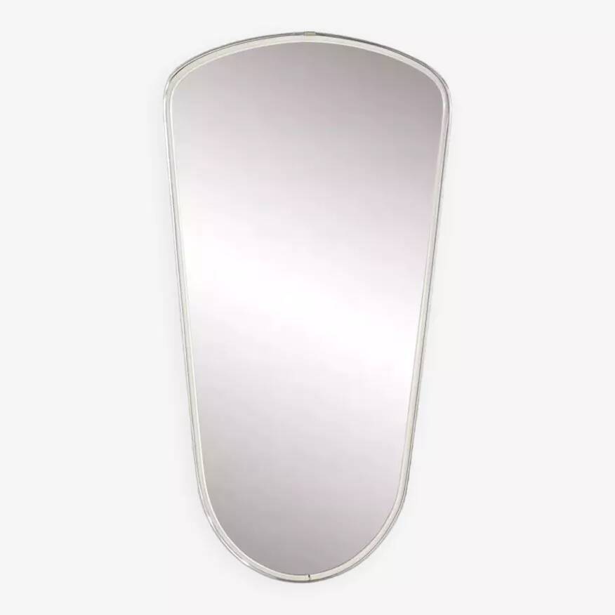 Rear view mirror and free form from the 50s