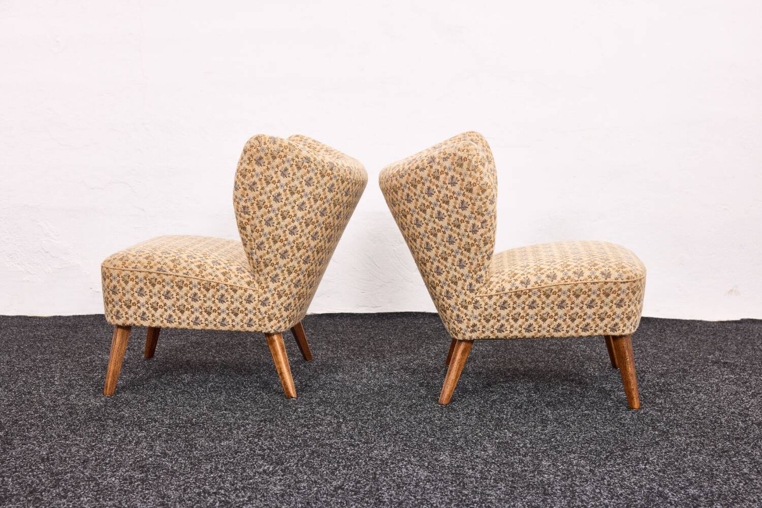 Ensemble canapé et fauteuil cocktail suédois, années 1950 – Dossier courbé
