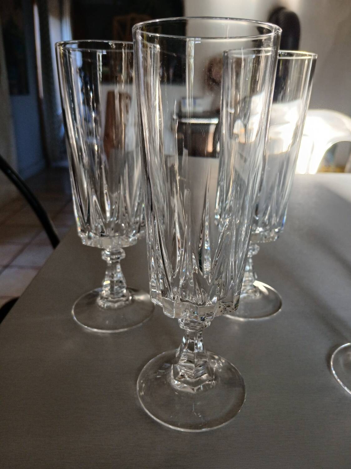 5 crystal champagne flutes