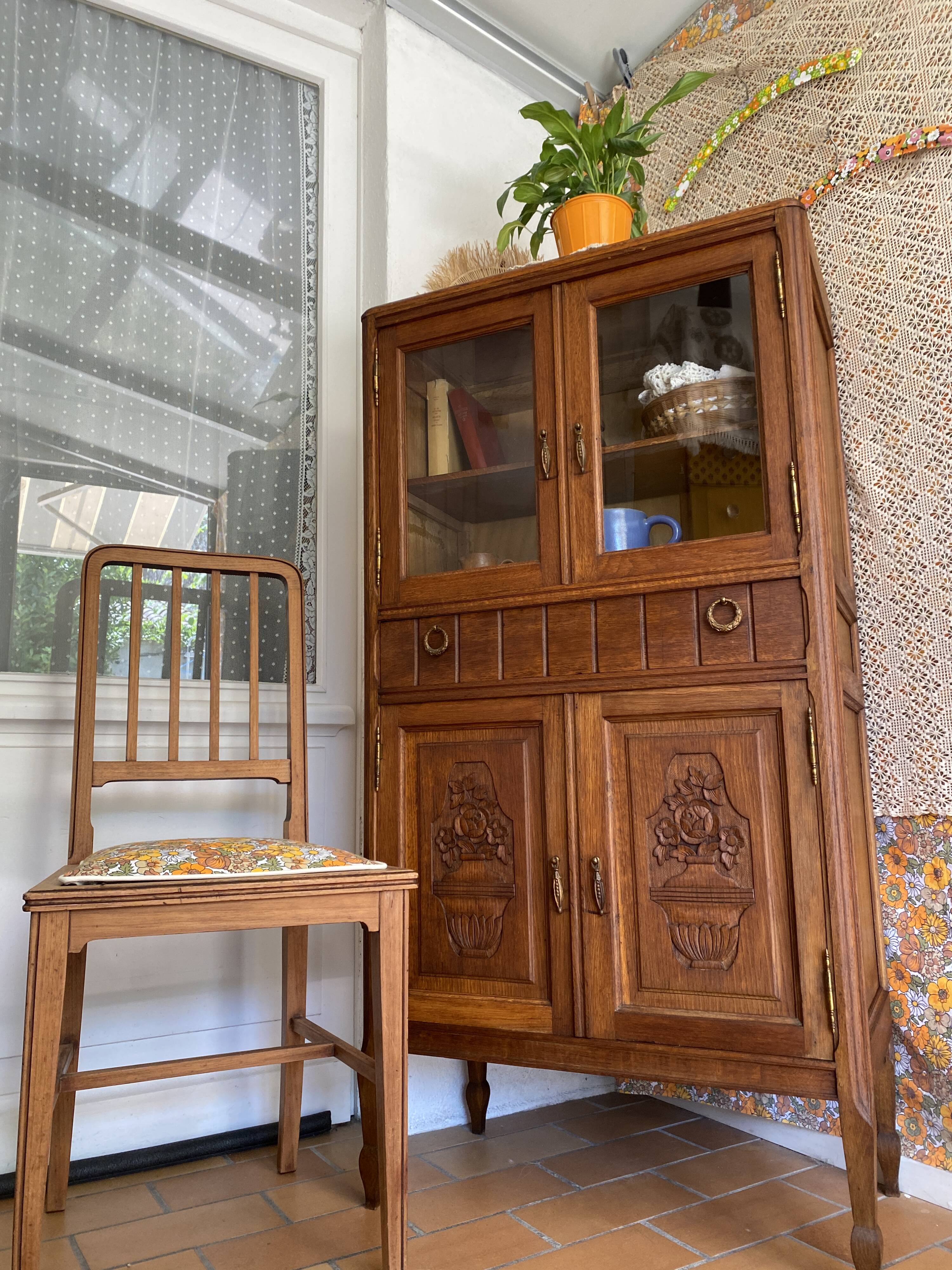 Old small glass display cabinet from the early 20th century.