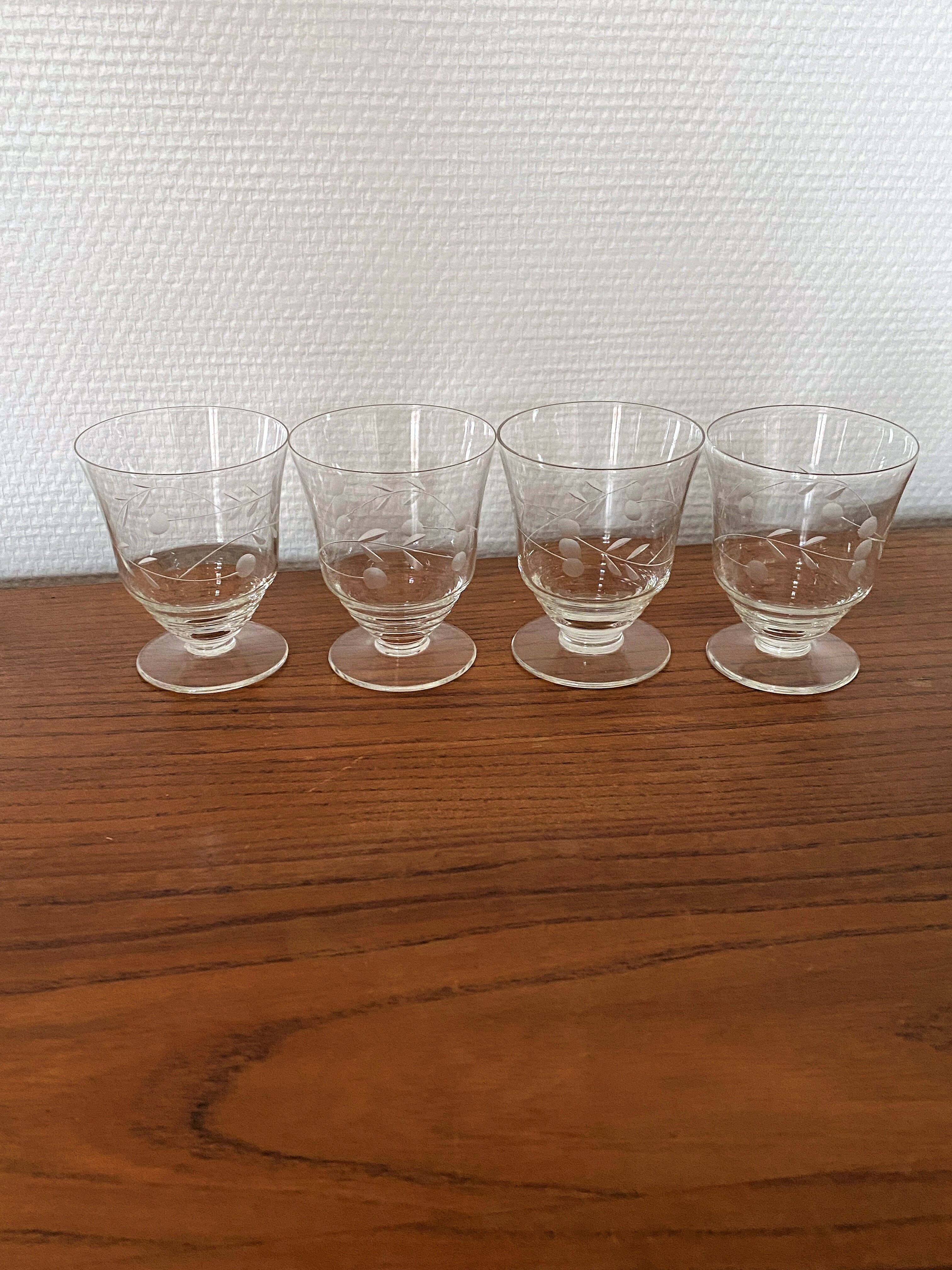 4 engraved wine glasses