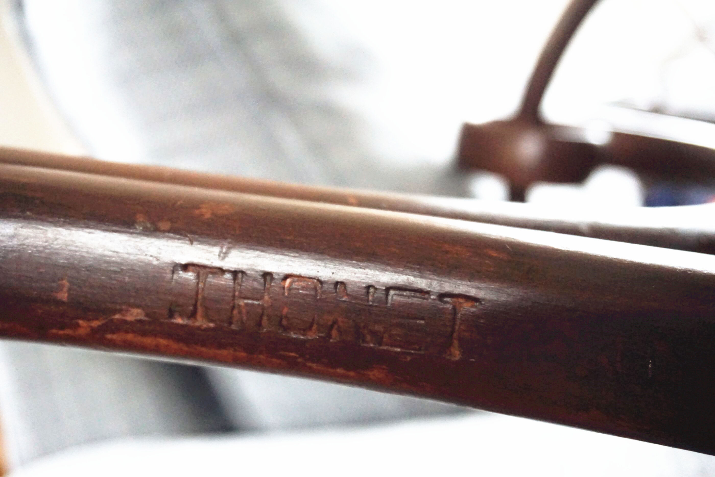 Porte-manteau perroquet de la marque Thonet