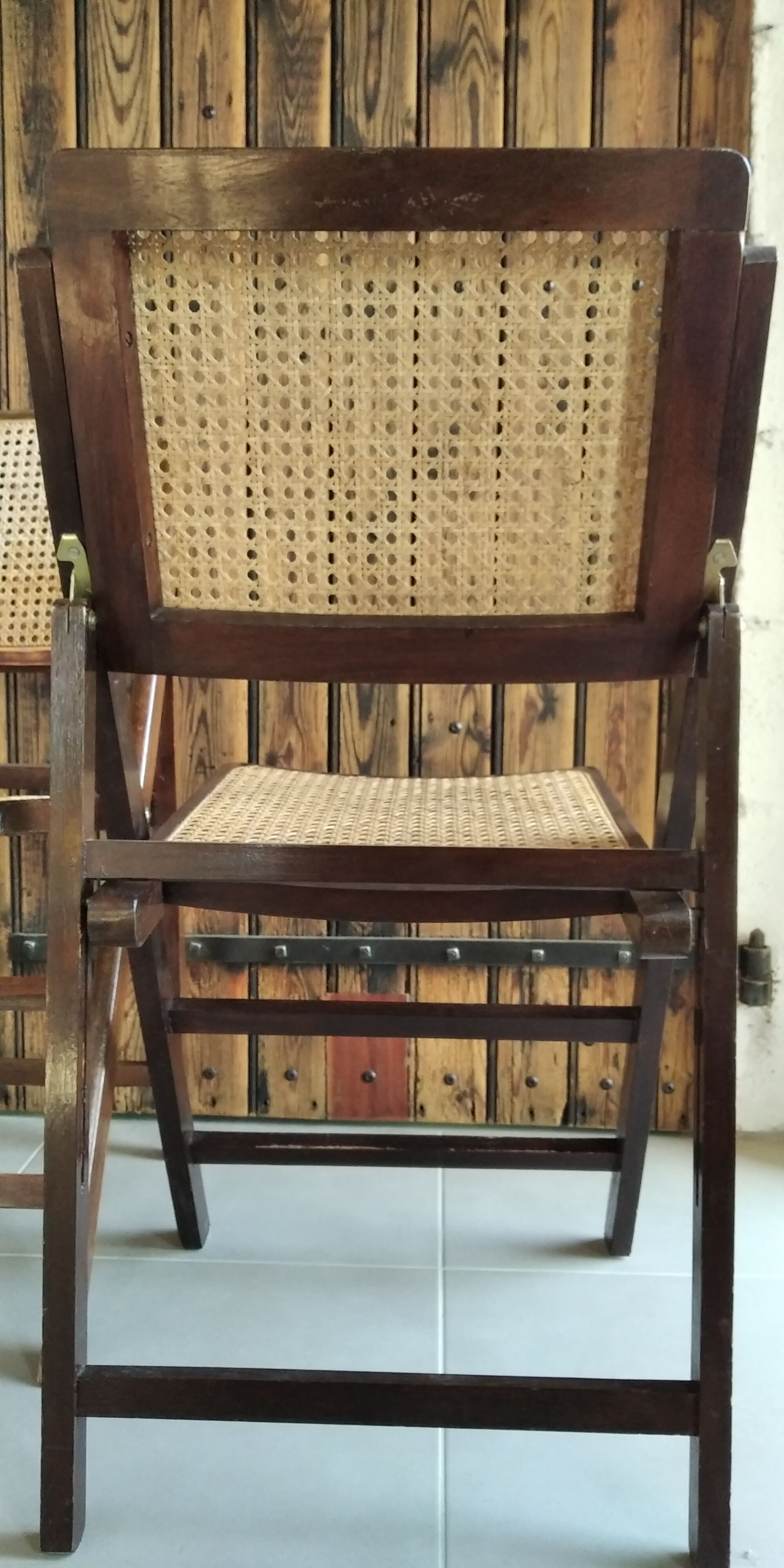 Pair of folding chairs wicker cané