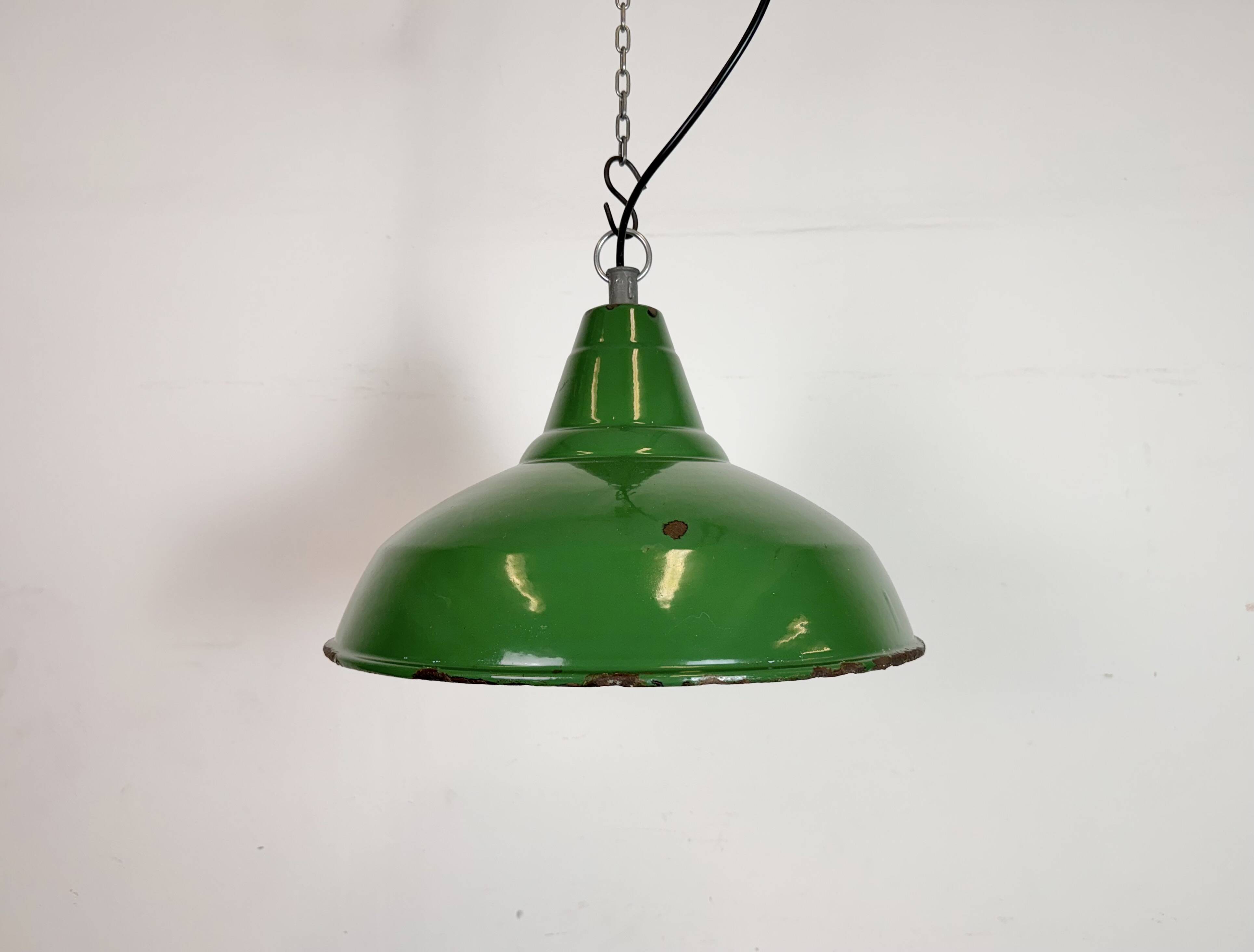 Industrial British Green Enamel Factory Pendant Lamp, 1960s