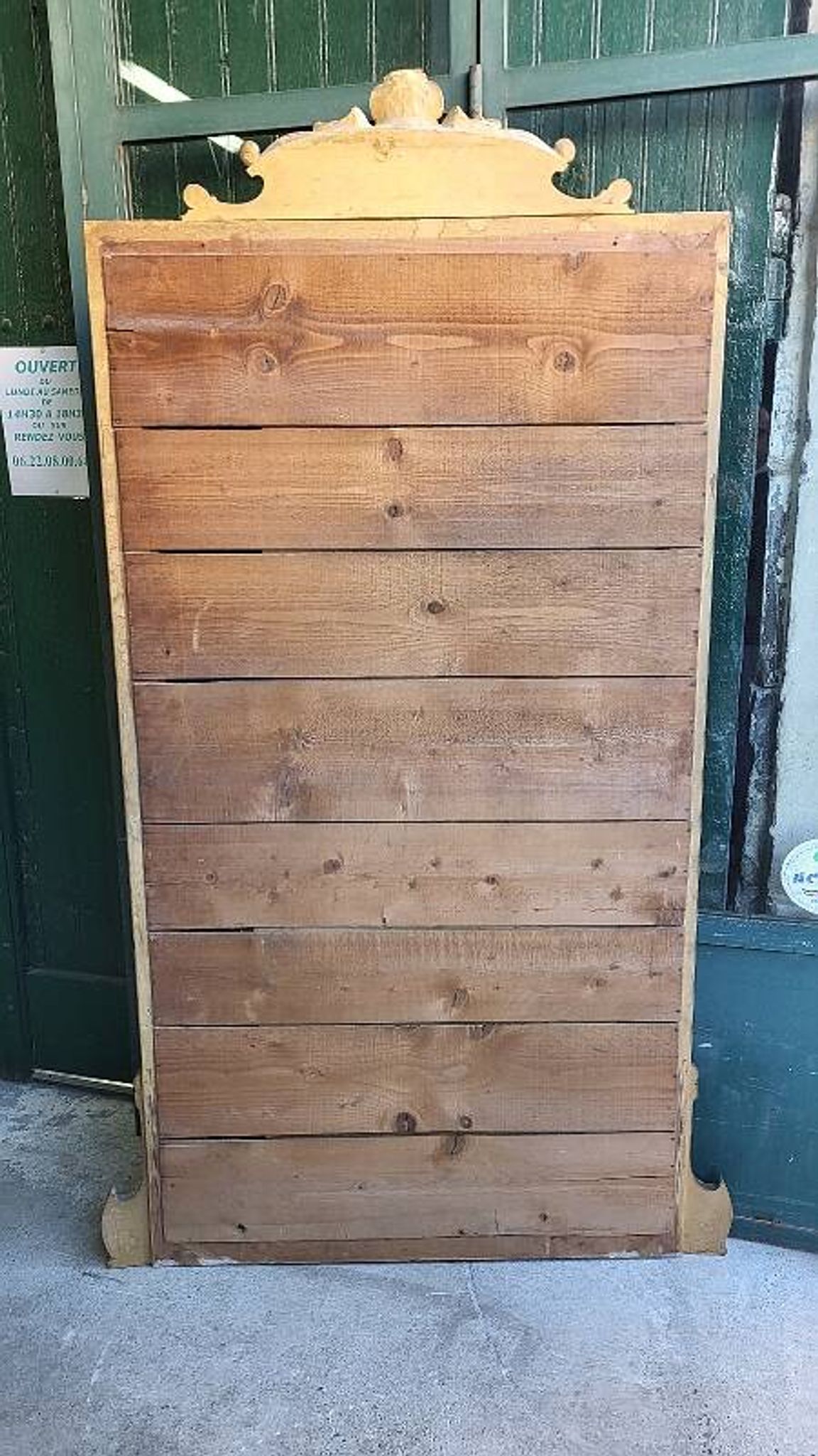 LARGE GOLDEN BEVELLED MIRROR WITH HEAD REF JE