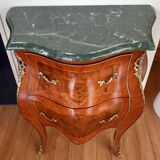 Commode sauteuse marquetee de style Louis XV