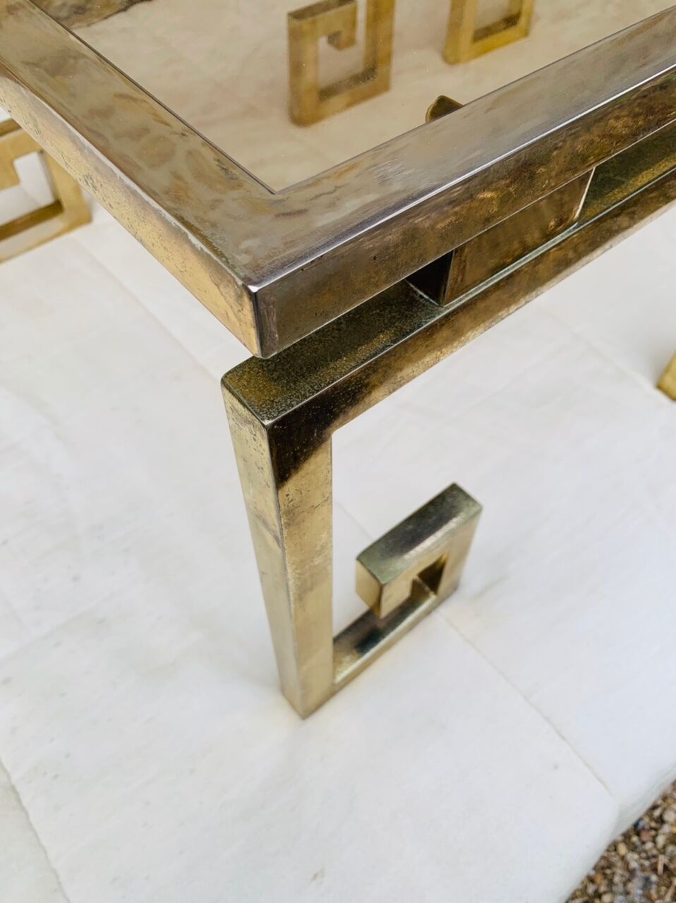 Paire de tables d’appoint laiton et verre circa 1970/80