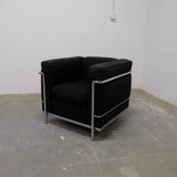 LC2 armchair in black fabric – Design Le Corbusier, Pierre Jeanneret & Charlotte Perriand, 60s