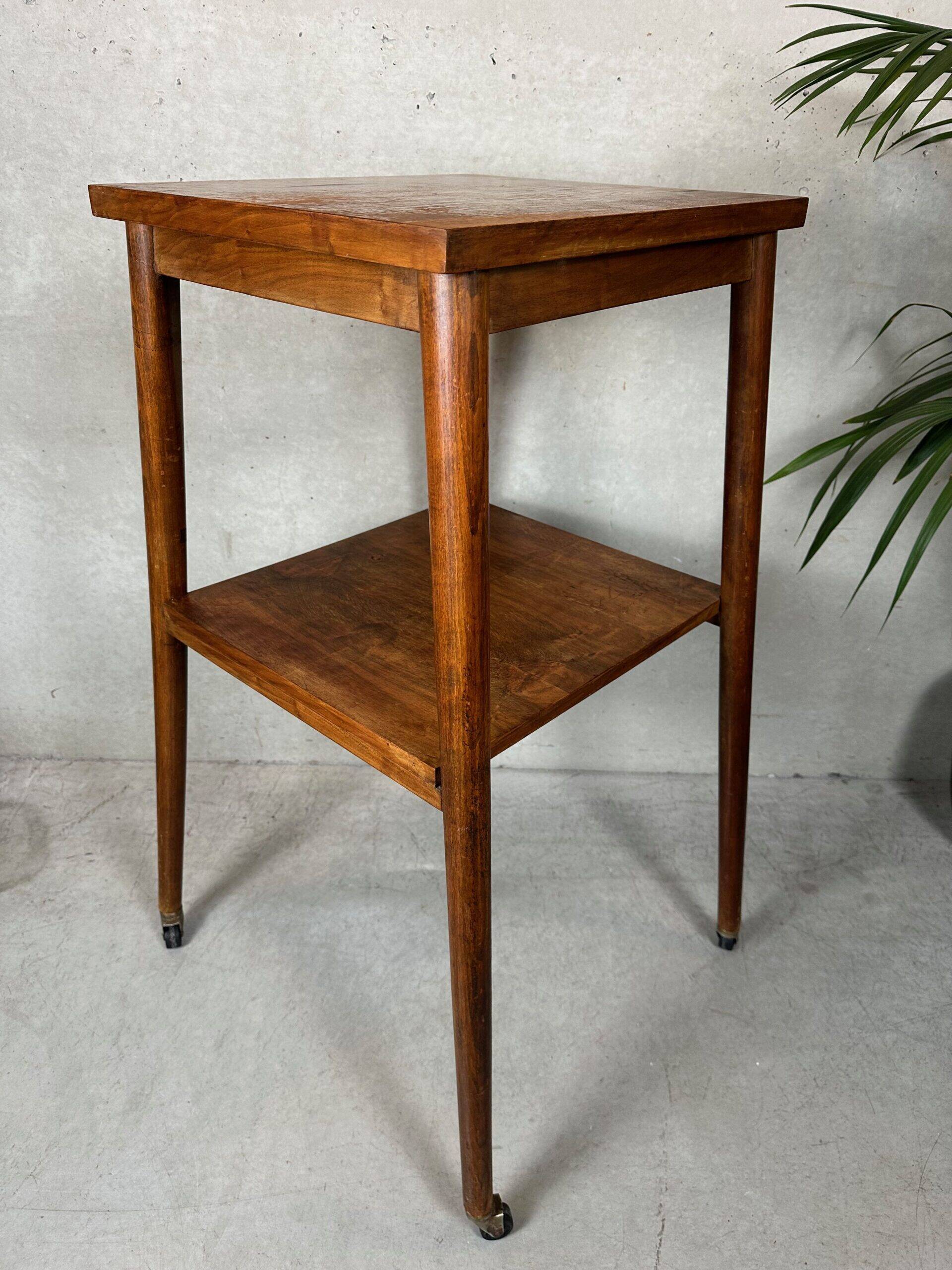 Vintage (tall) side table / plant table on wheels