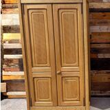 Two-door oak wardrobe – Guillerme & Chambron