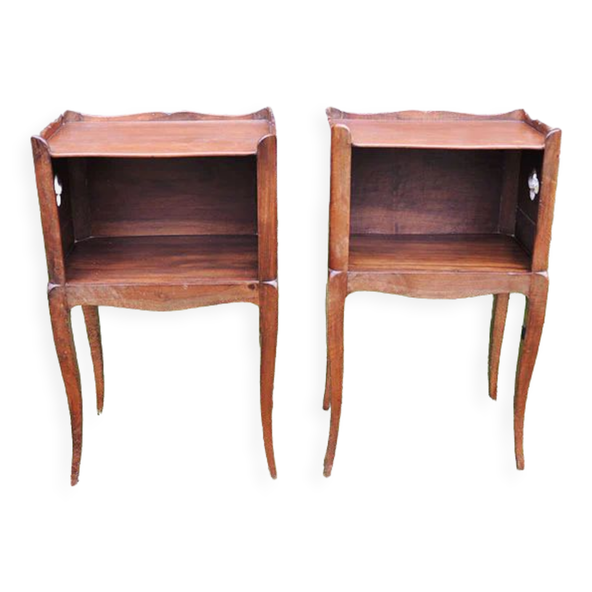 2 old wooden 'clovers' bedside tables Louis XV style