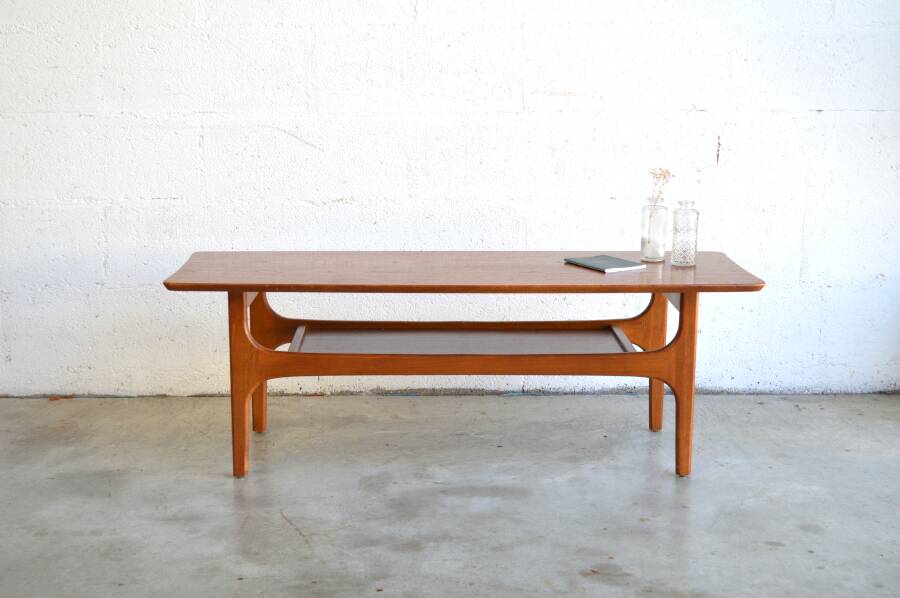 Scandinavian style coffee table 117cm