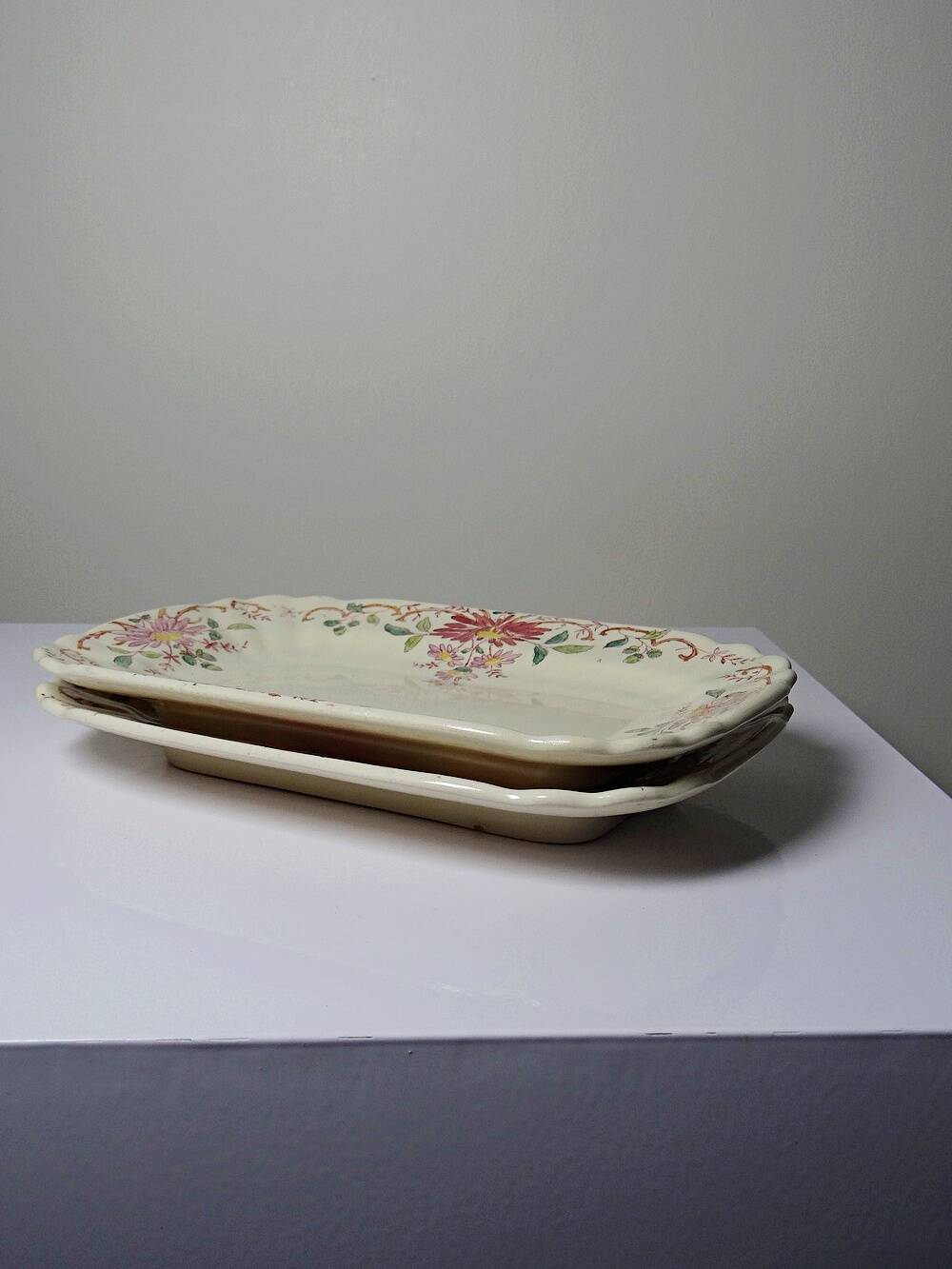 2 raviers anciens Longchamp Pâquerettes en terre de fer polychrome