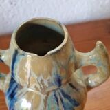 Stoneware vase with handle