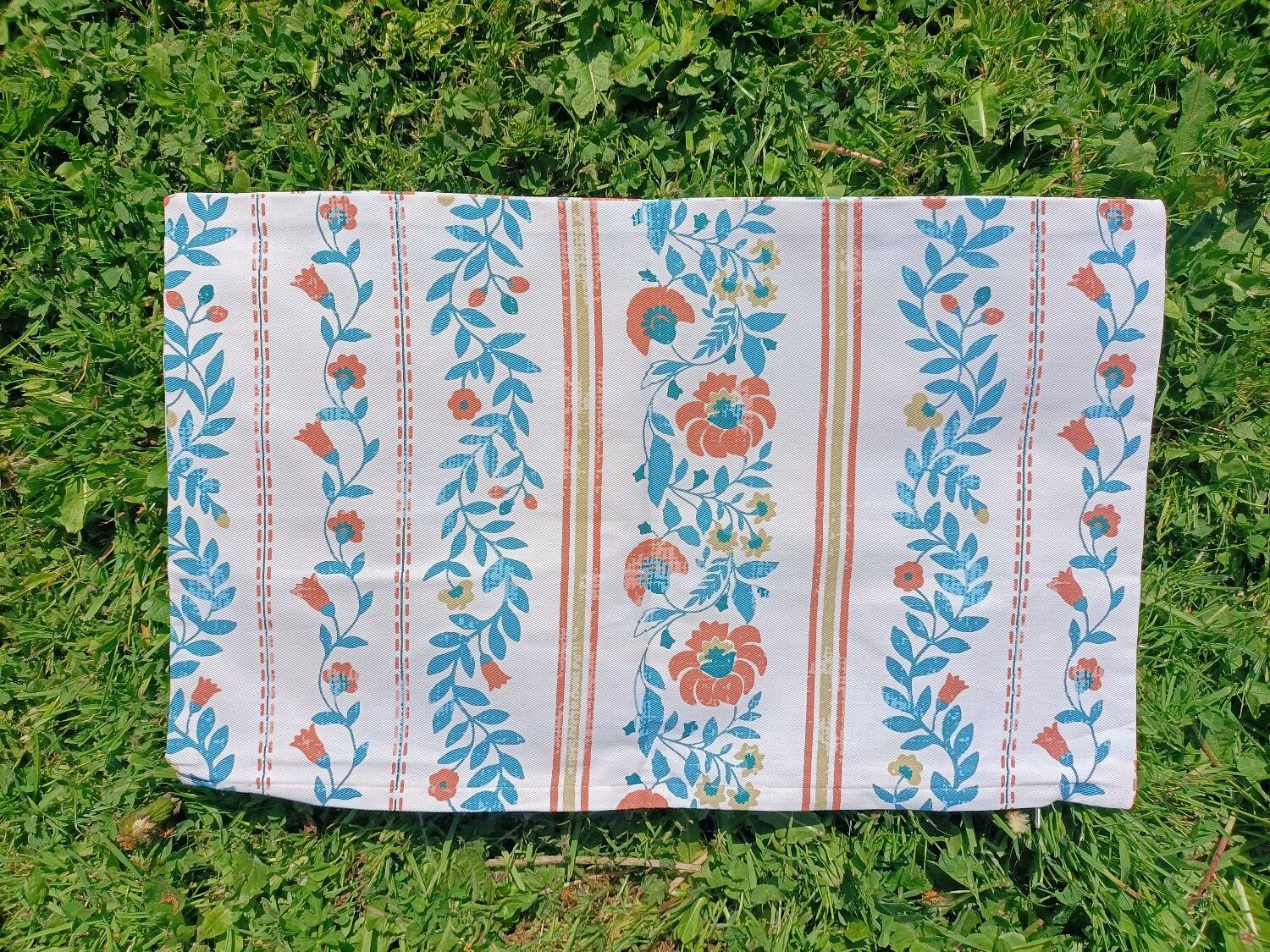Provencal cushion