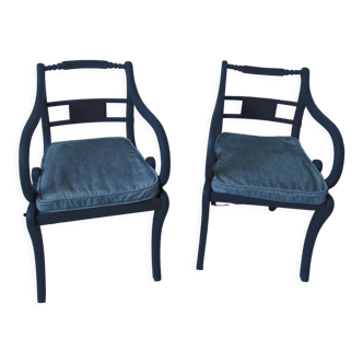 Paire de fauteuils à crosse style restauration en acajou réenchantés en gris ardoise.