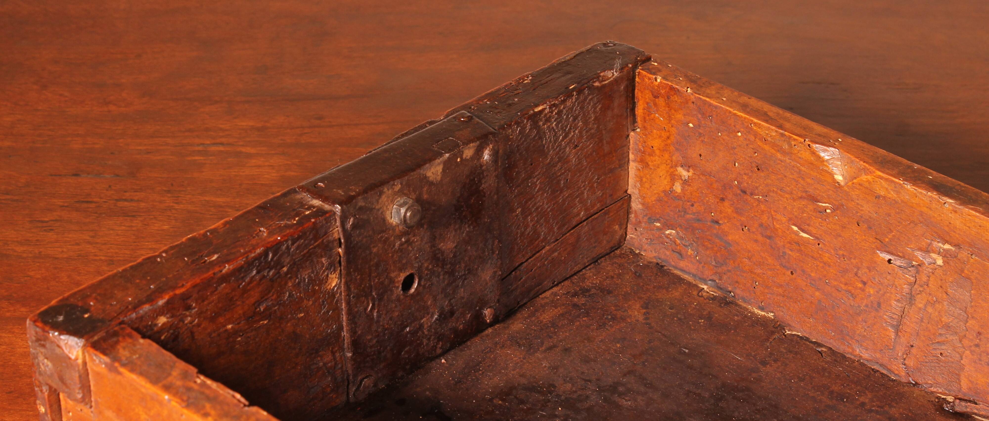 Spanish walnut console - 17th century