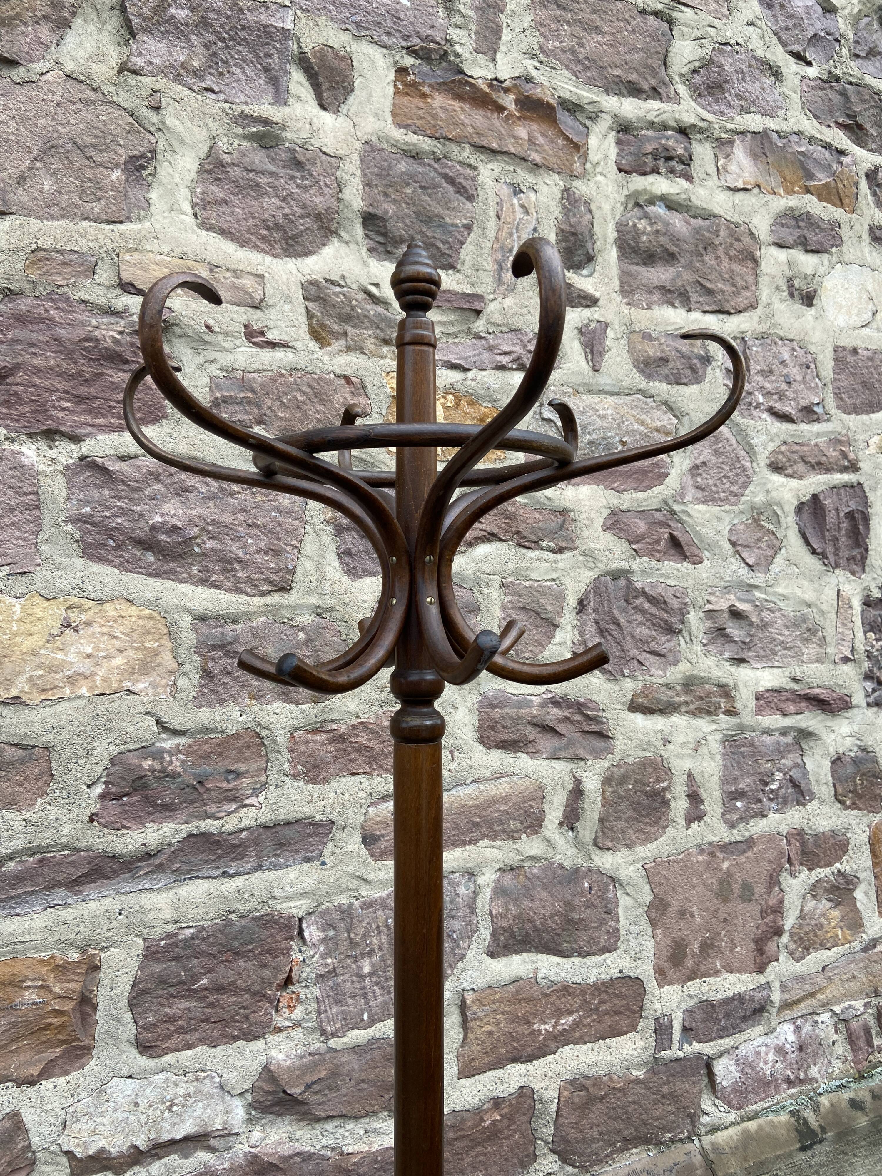 Vintage parrot standing coat rack 70s curved wood French coat rack Bentwoo parrot