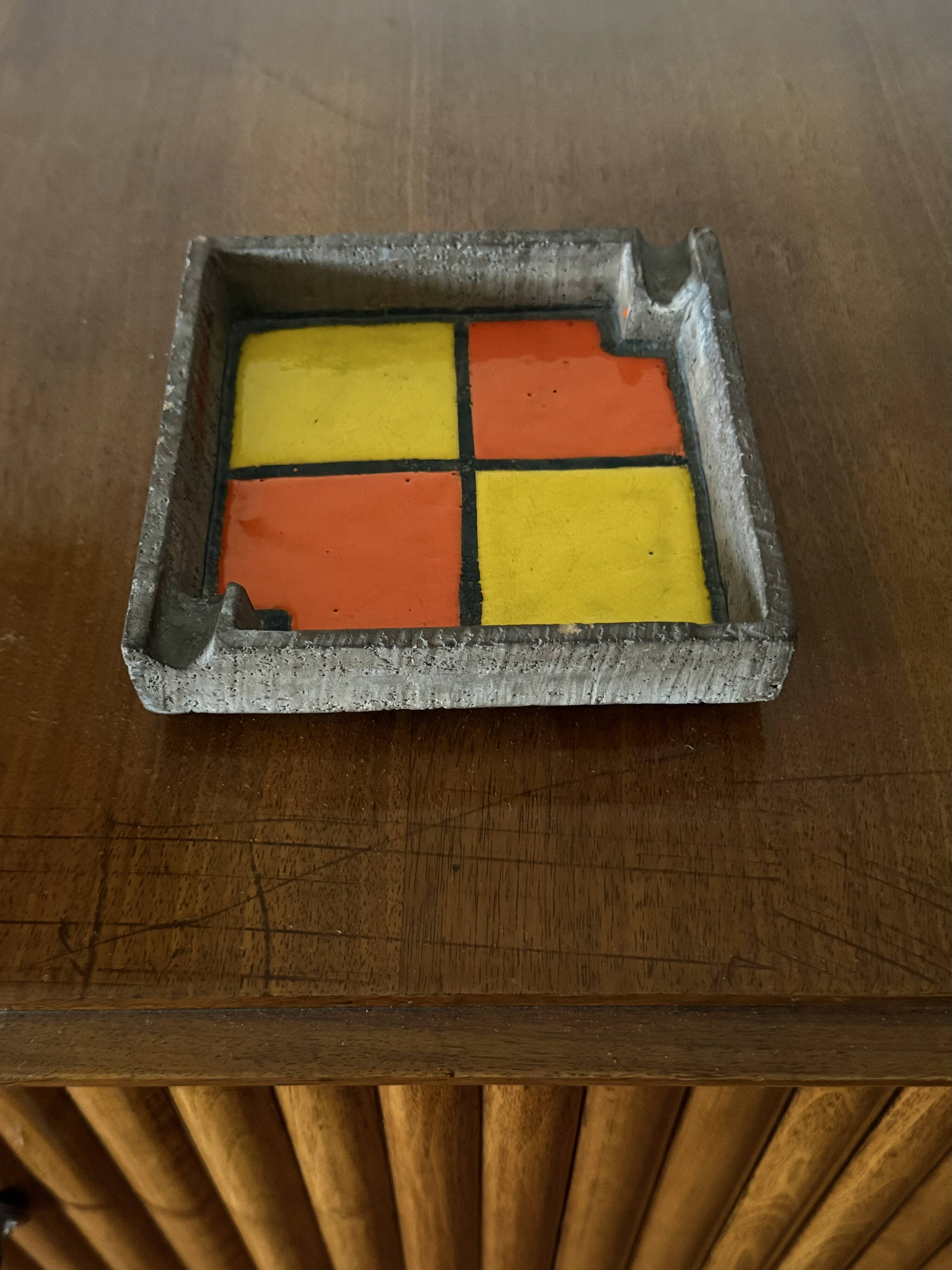 Mid-century space age ceramic ashtray, Aldo Londi Bitossi Italy 1970s