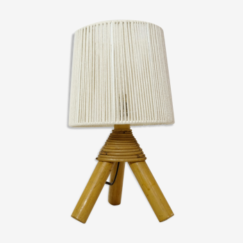 Bamboo table lamp and its rope lampshade