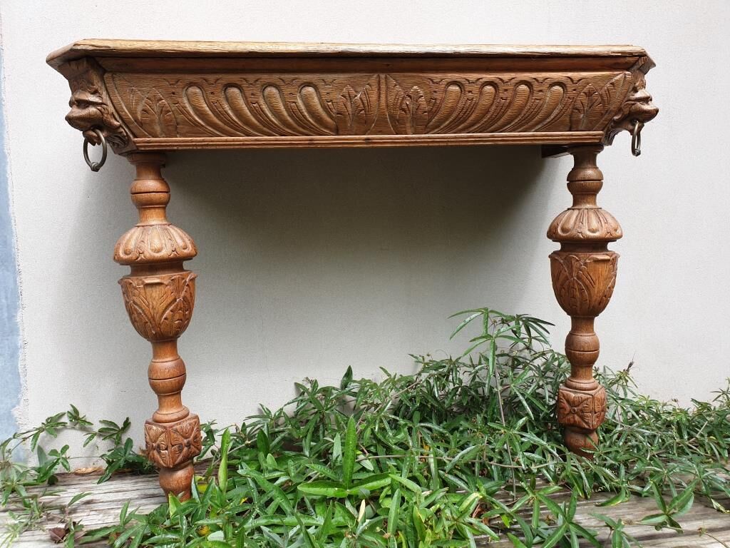 Neo-Gothic lion-headed applique console