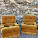 Paire de fauteuils crapauds doré en velours