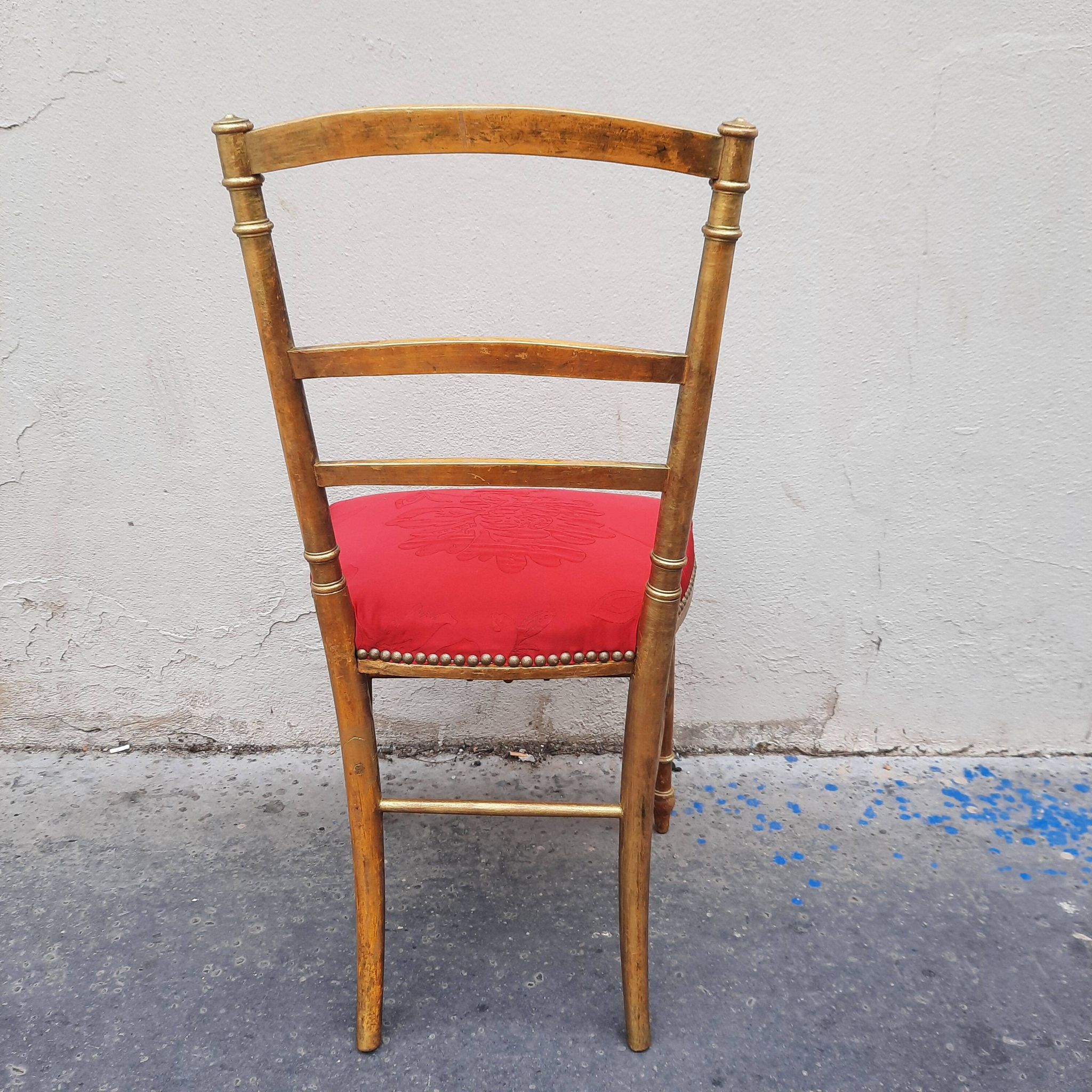 Chaise doré
