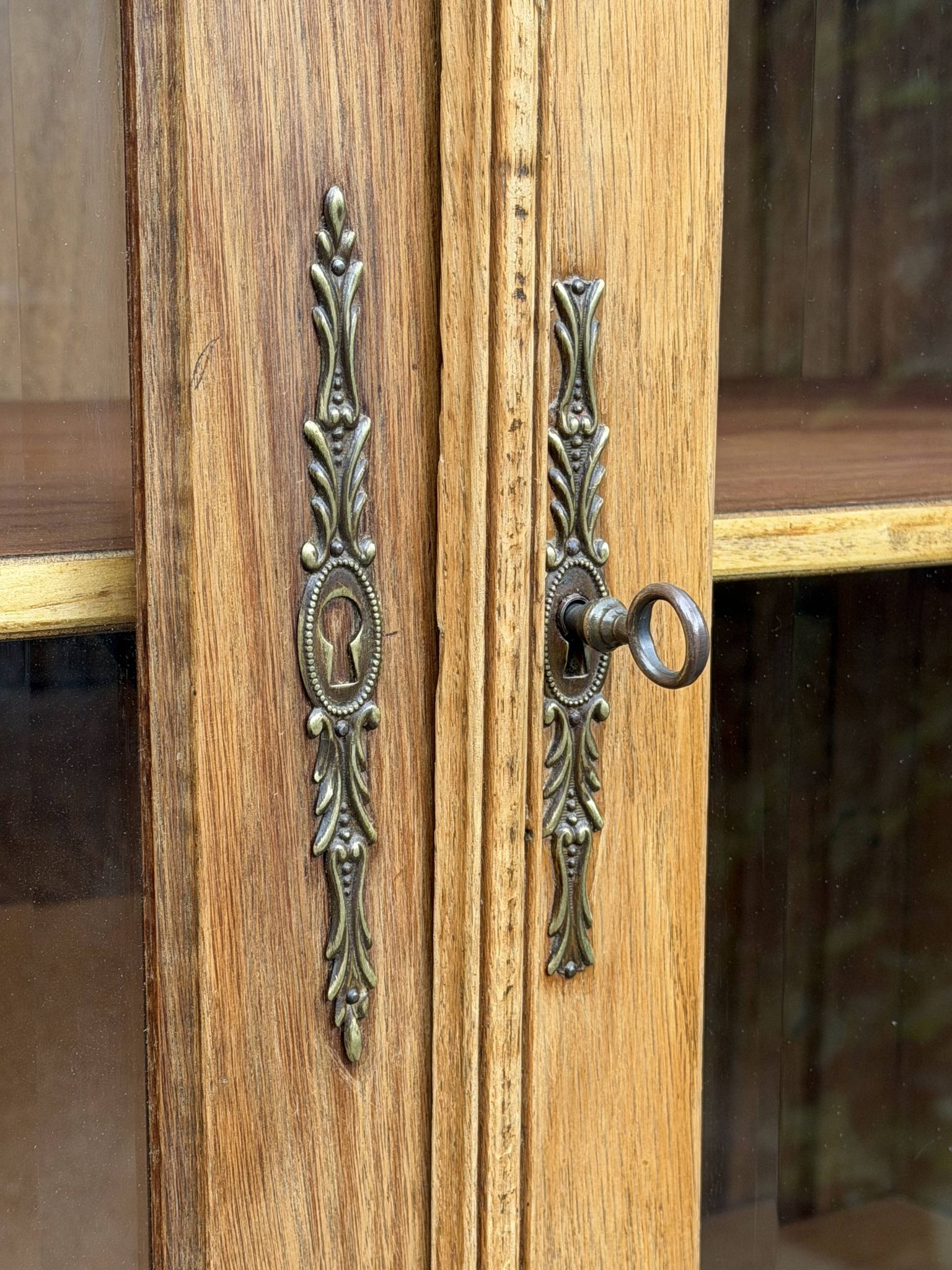 Parisian wardrobe with bevelled glass, blonde oak, Art Deco 1930.