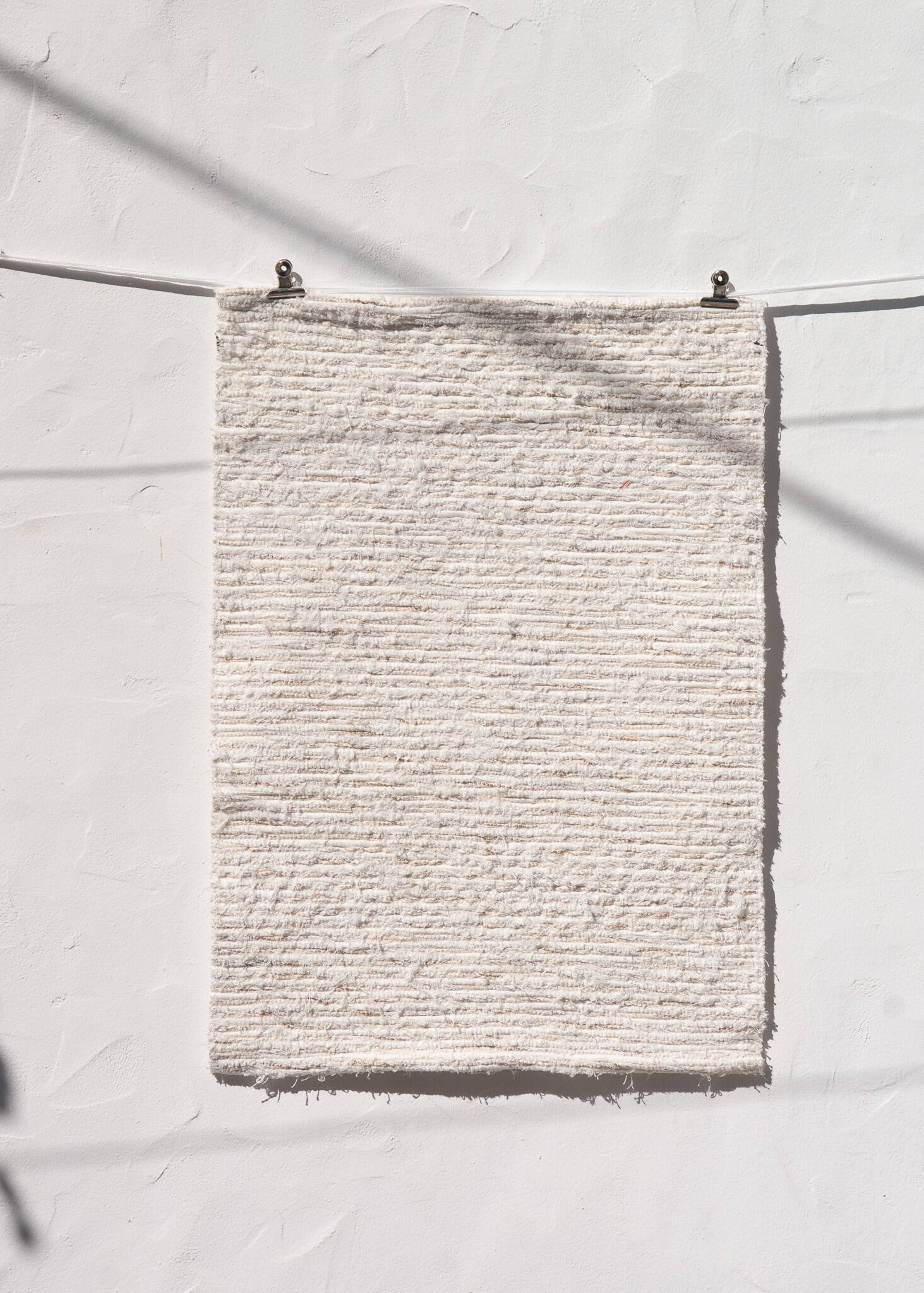 Handwoven recycled cotton rug - 40 x 60 cm